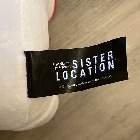 Five Nights at Freddy's Sister Location 6.5" Plush: Funtime Freddy - Picture 4 of 4